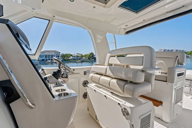 Slide: The Image of Boston Whaler 380 Realm 2019 - 25