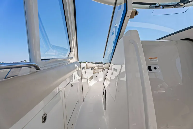 Slide: The Image of Boston Whaler 380 Realm 2019 - 32