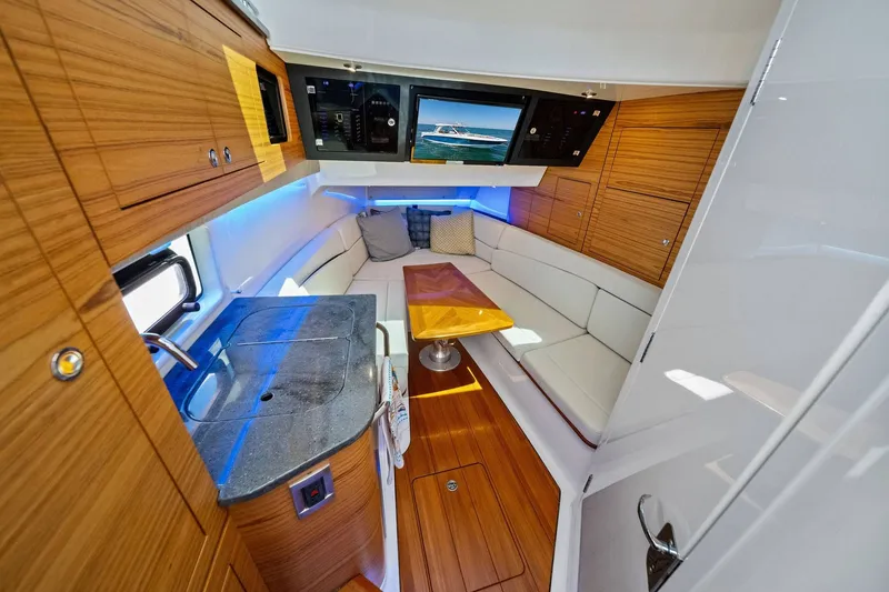 Slide: The Image of Boston Whaler 380 Realm 2019 - 33