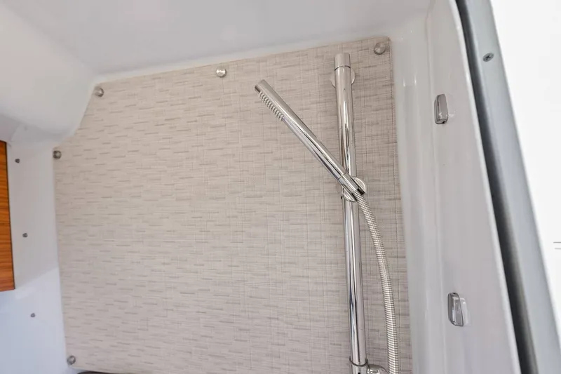 Slide: The Image of Boston Whaler 380 Realm 2019 - 39