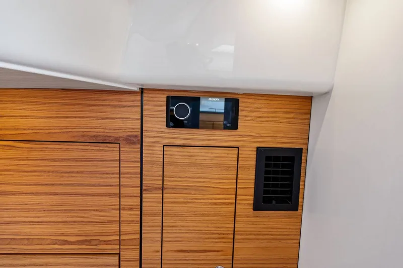 Slide: The Image of Boston Whaler 380 Realm 2019 - 41