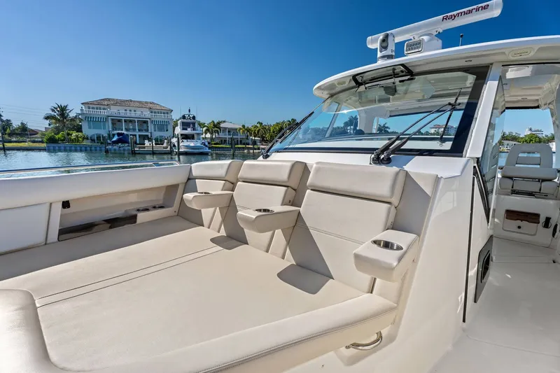 Slide: The Image of Boston Whaler 380 Realm 2019 - 45