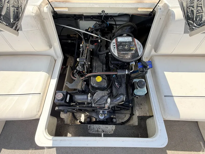 Slide: The Image of Bayliner 175 Bowrider 2015 - 10