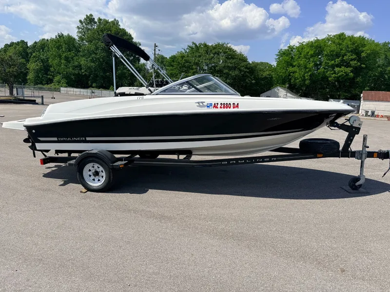 Slide: The Image of Bayliner 175 Bowrider 2015 - 11