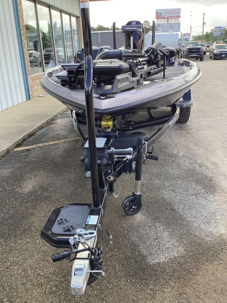 Slide: The Image of Bass Cat Lynx 2026 - 18