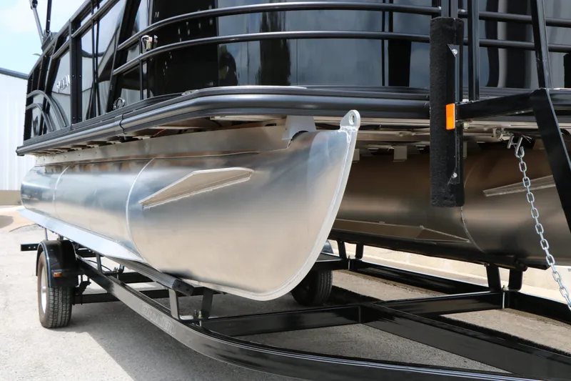 Slide: The Image of Sylvan Mirage 8520 CLZ DH 2026 - 5