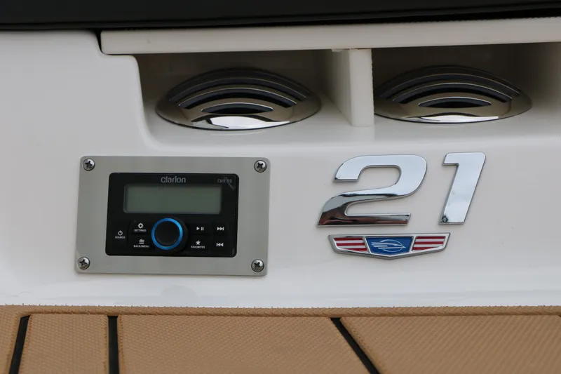Slide: The Image of Chaparral 21 SSi 2026 boat with Clarion audio system. - 11
