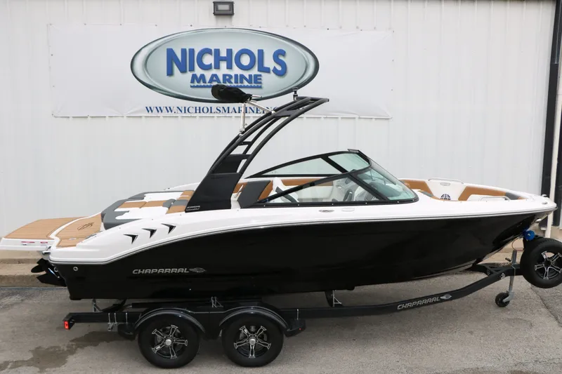 Slide: The Image of 2026 Chaparral 21 SSi boat at Nichols Marine. - 19