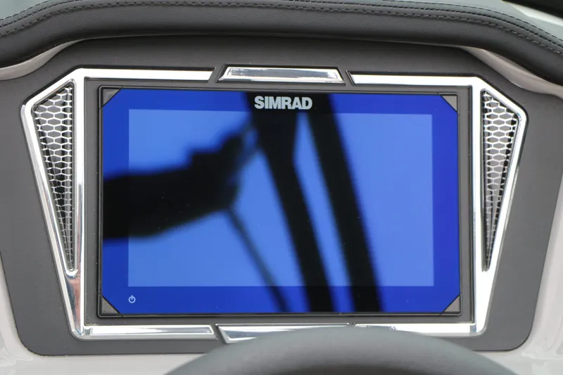 Slide: The Image of Simrad display in Chaparral 21 SSi 2026 boat. - 38