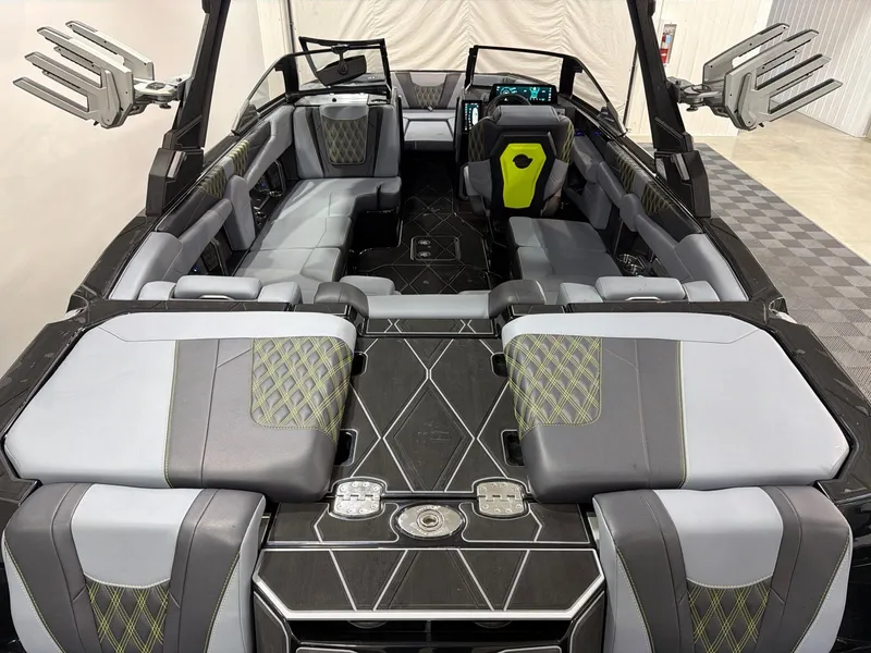 Slide: The Image of Malibu M230 2026 - 6