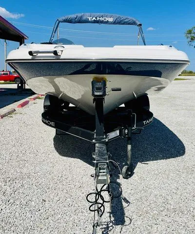 Slide: The Image of Tahoe 2150 Deck Boat 2023 - 8
