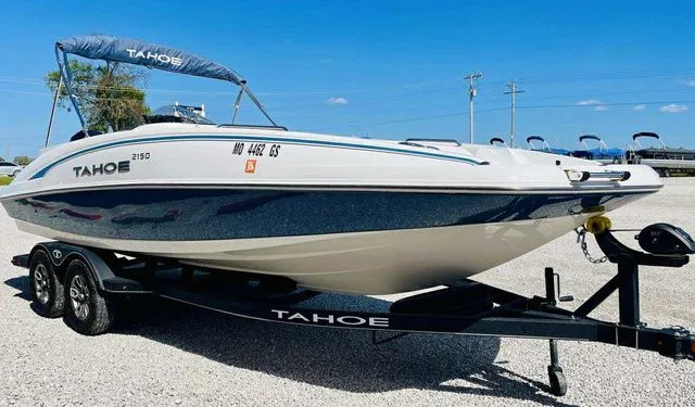 Slide: The Image of Tahoe 2150 Deck Boat powered by a Mercury 225HP 2023 - 16