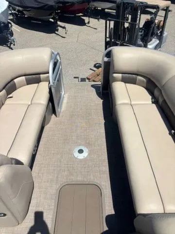 Slide: The Image of Sun Tracker Party Barge 22 XP3 2023 - 5