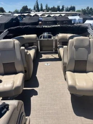 Slide: The Image of Sun Tracker Party Barge 22 XP3 2023 - 9