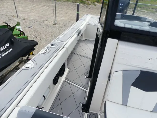 Slide: The Image of Robalo 266 Cayman 2023 - 14