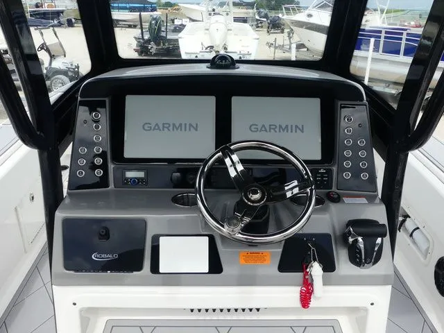 Slide: The Image of Robalo 266 Cayman 2023 - 17