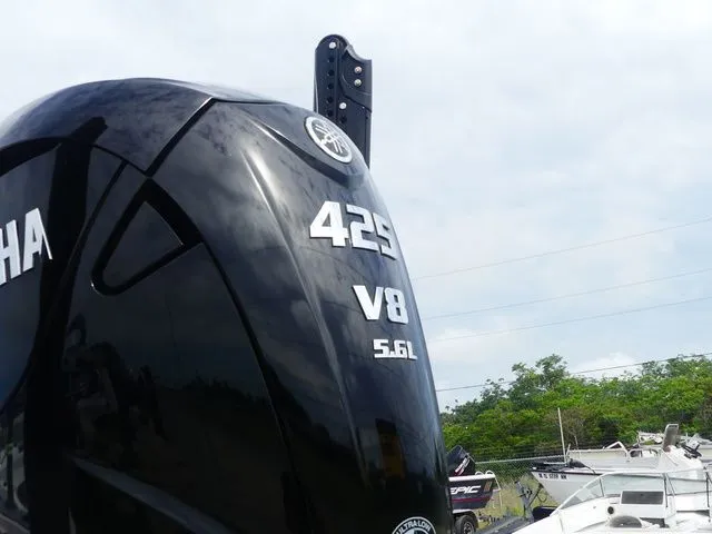 Slide: The Image of Robalo 266 Cayman 2023 - 9