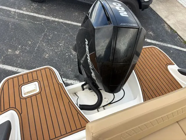 Slide: The Image of Bayliner T22CX 2022 - 11