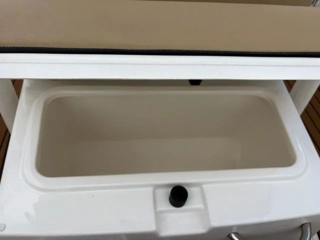 Slide: The Image of Bayliner T22CX 2022 - 19