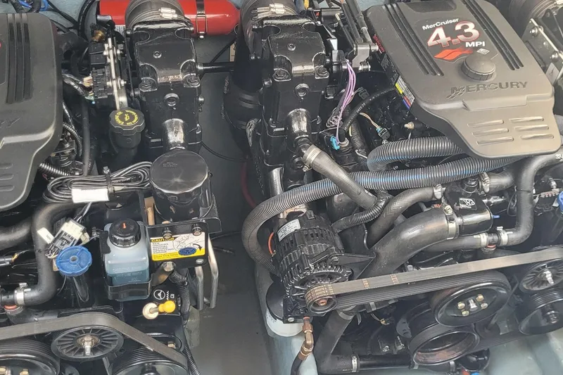 Slide: The Image of Engine compartment of a 2004 Searay 280 Sundancer with MerCruiser 4.3 MPI engines. - 18