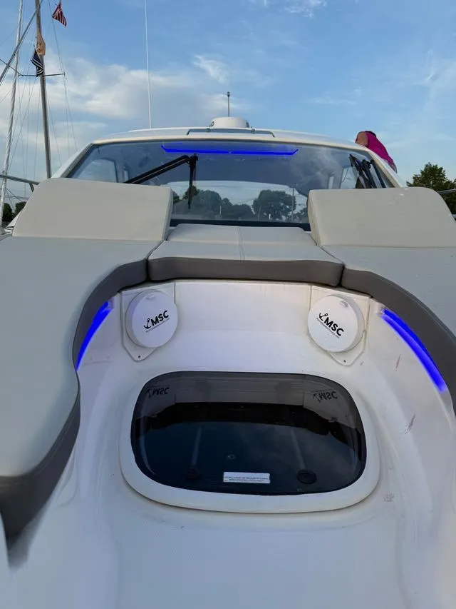 Slide: The Image of Sea Ray Sundancer 350 Coupe 2021 - 3