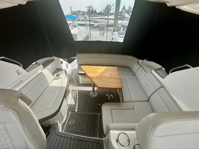 Slide: The Image of Sea Ray Sundancer 350 Coupe 2021 - 35