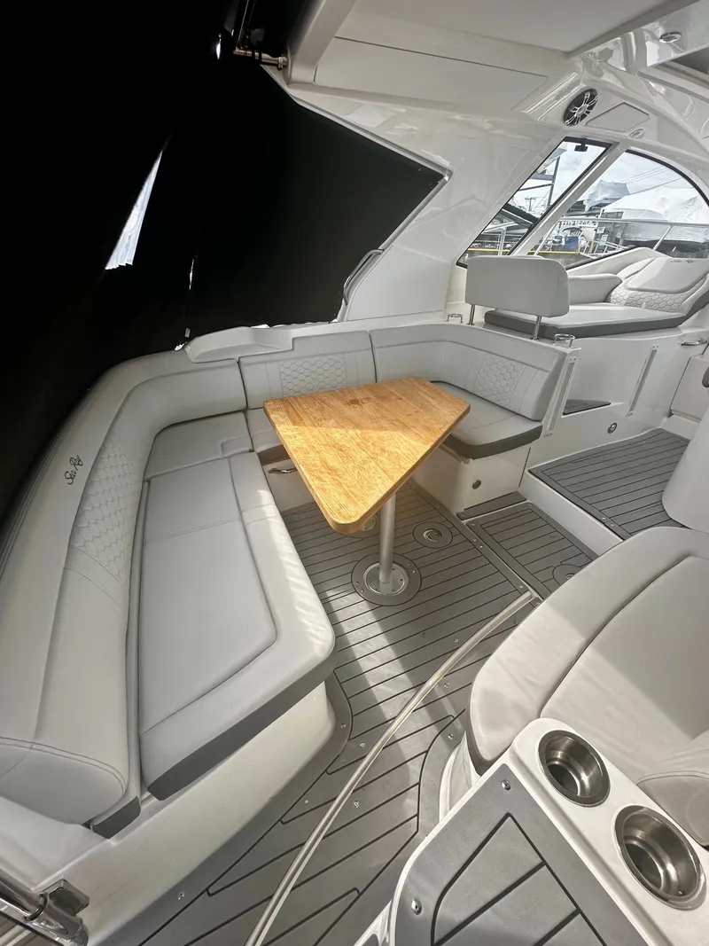 Slide: The Image of Sea Ray Sundancer 350 Coupe 2021 - 52