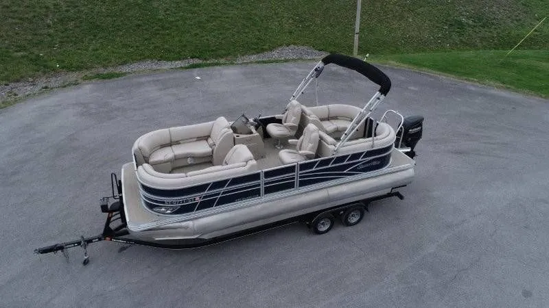 The Image of Silver Wave 230 Island CLW 2017 - 1