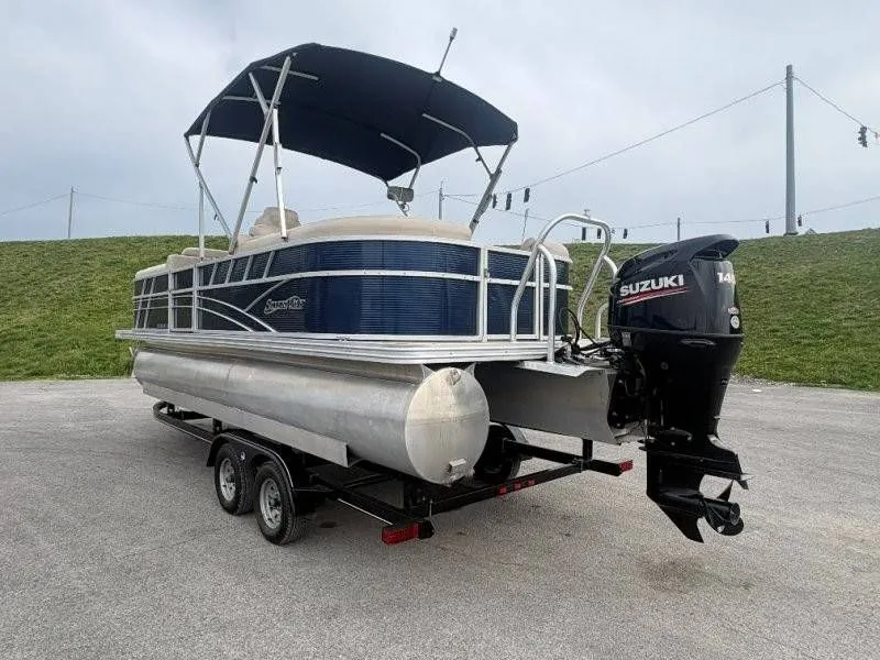 Slide: The Image of Silver Wave 230 Island CLW 2017 - 15