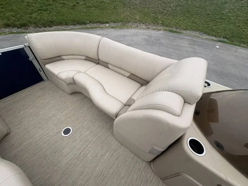 Slide: The Image of Silver Wave 230 Island CLW 2017 - 20