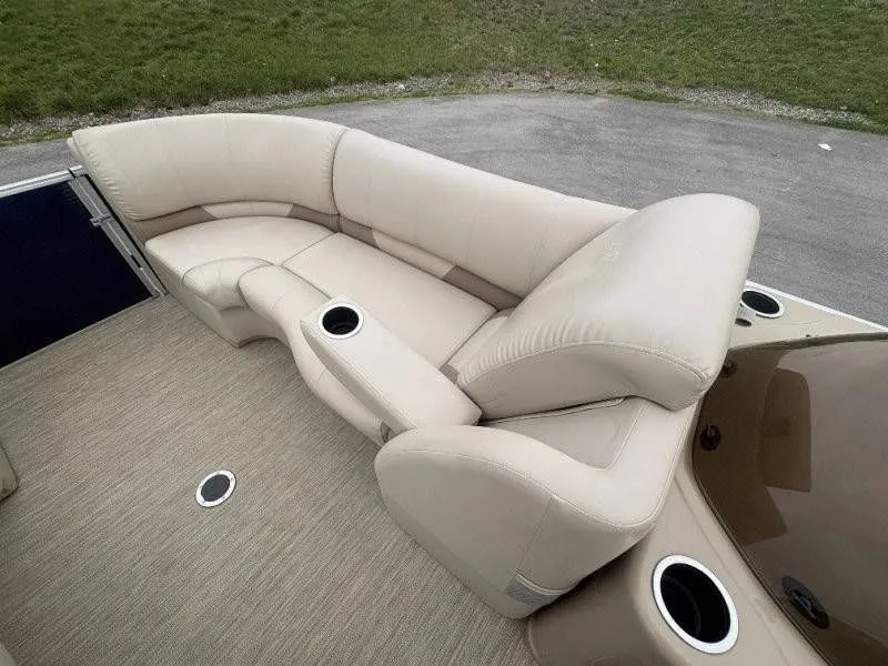 Slide: The Image of Silver Wave 230 Island CLW 2017 - 24