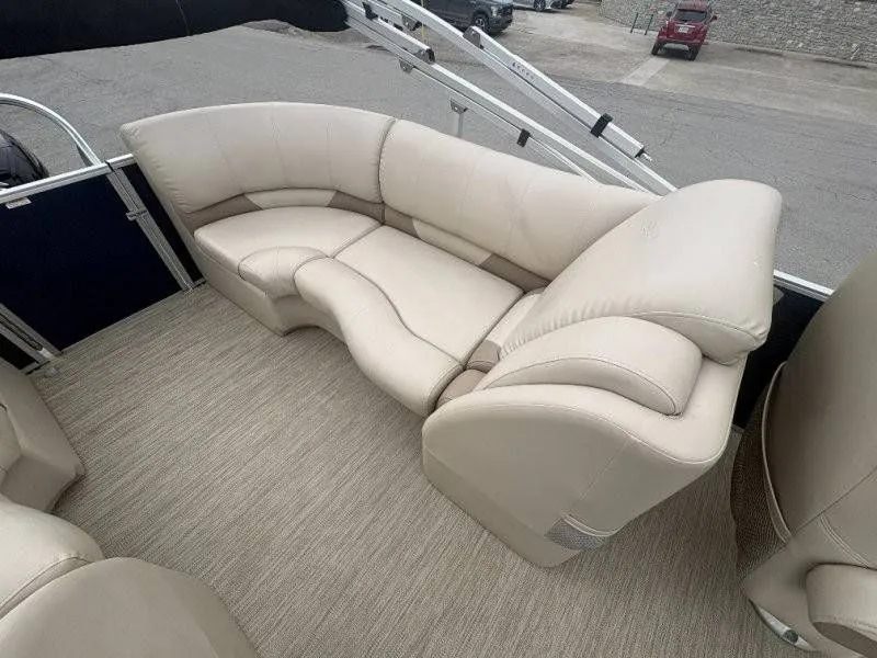 Slide: The Image of Silver Wave 230 Island CLW 2017 - 25