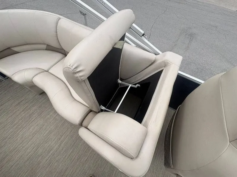 Slide: The Image of Silver Wave 230 Island CLW 2017 - 27