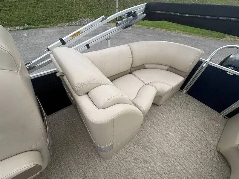 Slide: The Image of Silver Wave 230 Island CLW 2017 - 29