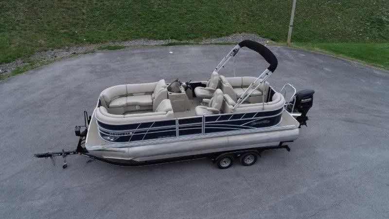 Slide: The Image of Silver Wave 230 Island CLW 2017 - 3