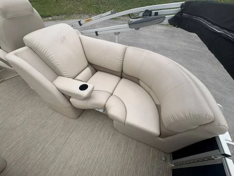 Slide: The Image of Silver Wave 230 Island CLW 2017 - 34