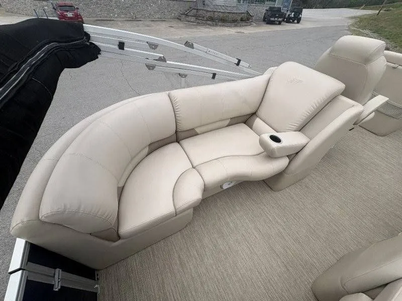 Slide: The Image of Silver Wave 230 Island CLW 2017 - 35