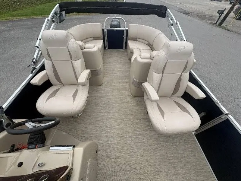 Slide: The Image of Silver Wave 230 Island CLW 2017 - 36