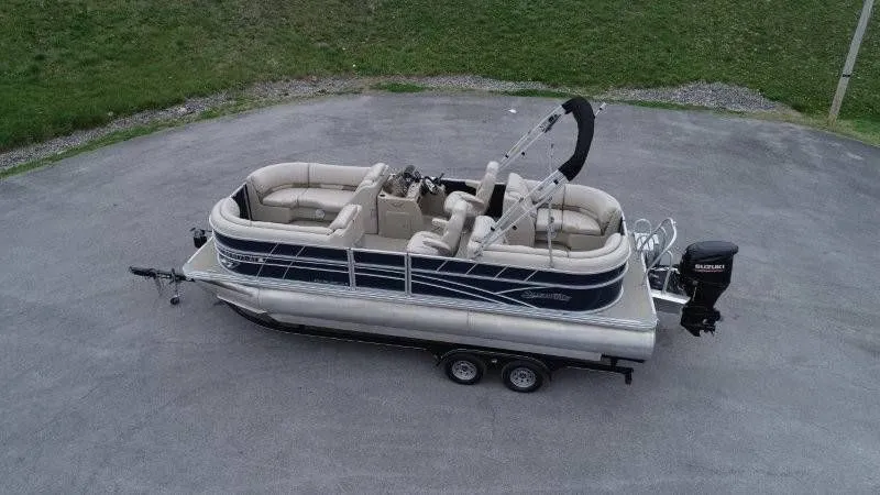 Slide: The Image of Silver Wave 230 Island CLW 2017 - 4