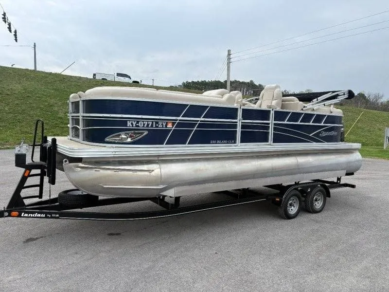 Slide: The Image of Silver Wave 230 Island CLW 2017 - 58