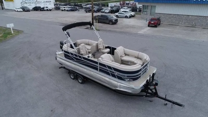 Slide: The Image of Silver Wave 230 Island CLW 2017 - 6