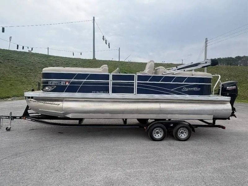 Slide: The Image of Silver Wave 230 Island CLW 2017 - 61