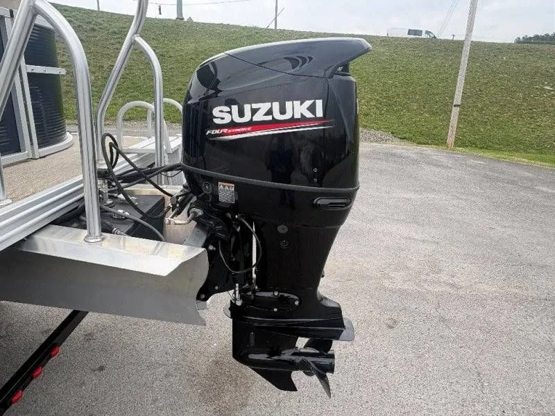 Slide: The Image of Silver Wave 230 Island CLW 2017 - 62