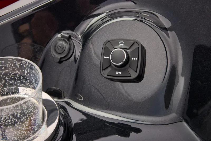 Slide: The Image of Regency 250 DL RF 2026 - 68