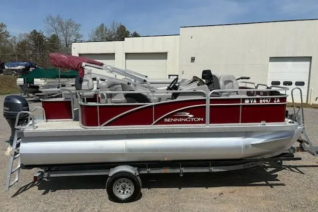 Slide: The Image of 2020 Bennington SV 188 SFV 8' Narrow Beam pontoon boat on trailer. - 6