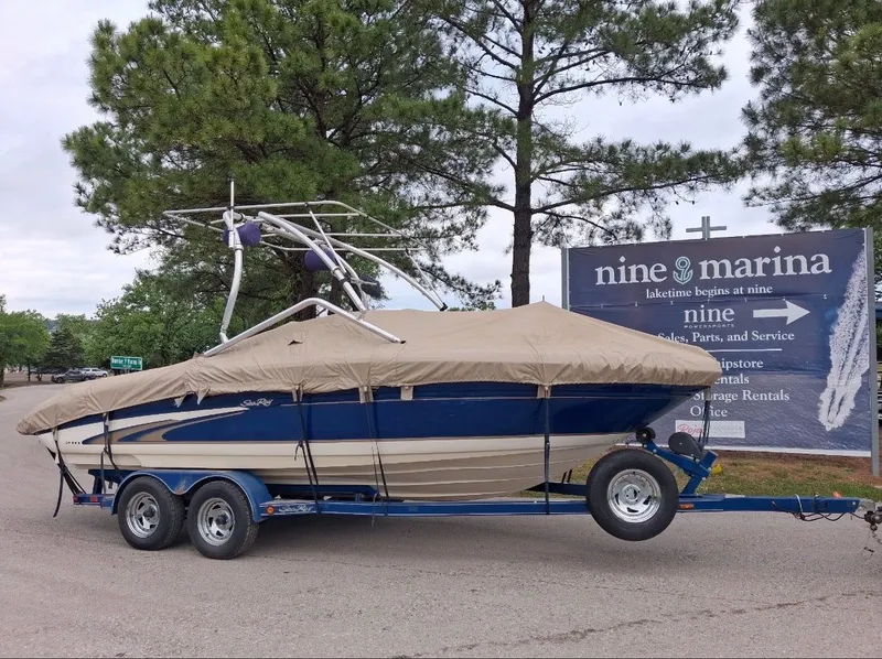 The Image of Sea Ray 210 Bow Rider 2000 - 1