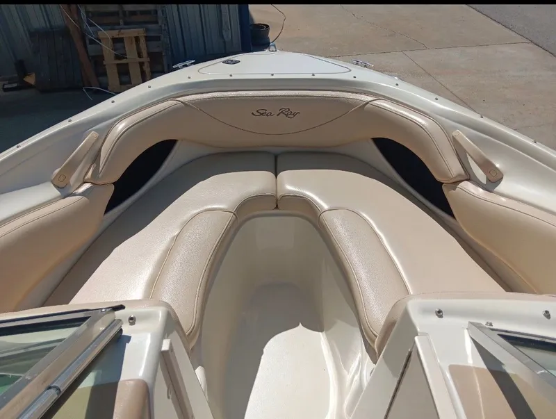 Slide: The Image of Sea Ray 210 Bow Rider 2000 - 5