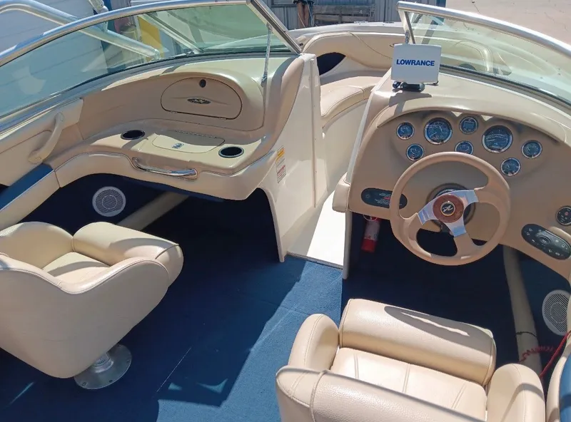 Slide: The Image of Sea Ray 210 Bow Rider 2000 - 8