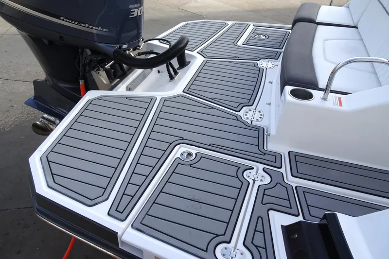 Slide: The Image of Monterey M-65 2017 boat deck with Yamaha 300 outboard motor. - 31