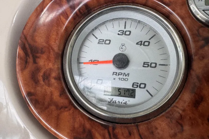 Slide: The Image of Tachometer of 2006 Rinker 282 Captiva Bowrider showing 5172 RPM. - 29